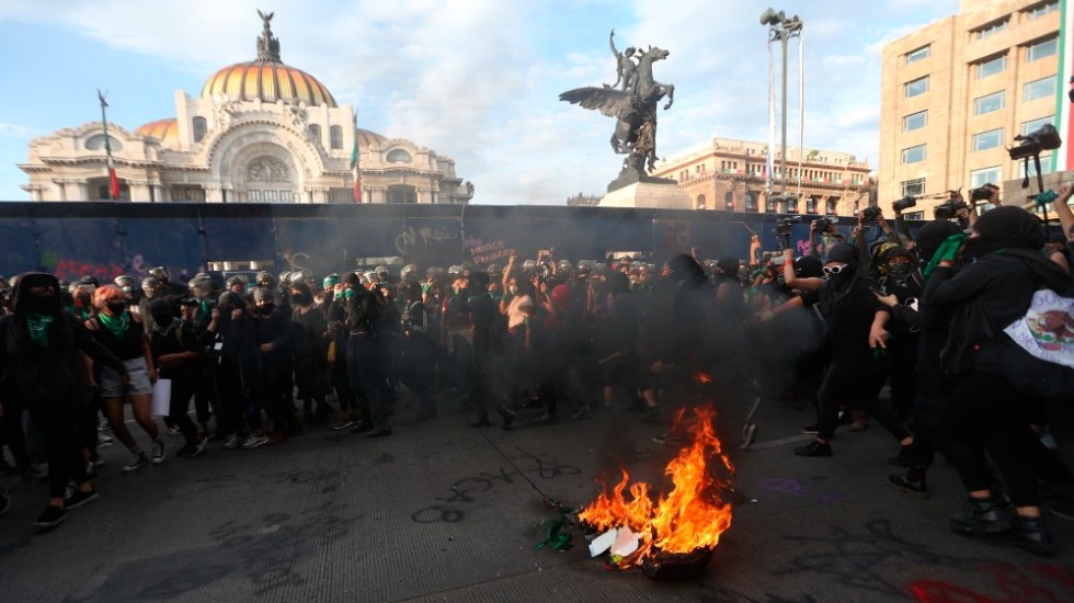 mujeres-colectivos-femenistas-protesta-aborto-legal