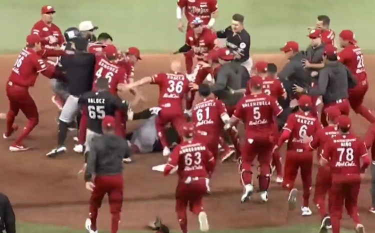 pelea-diablos-rojos-guerreros-oaxaca