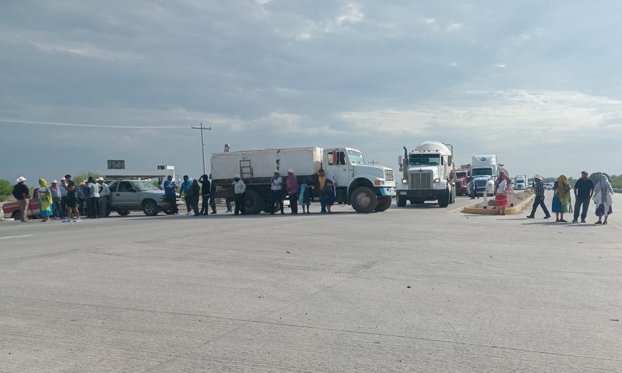 bloqueo-carretera-loma-de-guamuchil-yaquis-2