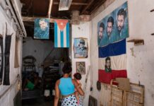 Entre apagones, los cubanos reaccionan a la imputación a Raúl Castro