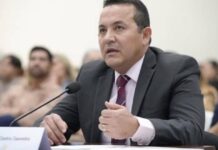 FGE da espaldarazo a Dámaso Castro, vicefiscal señalado de nexos con los Chapitos