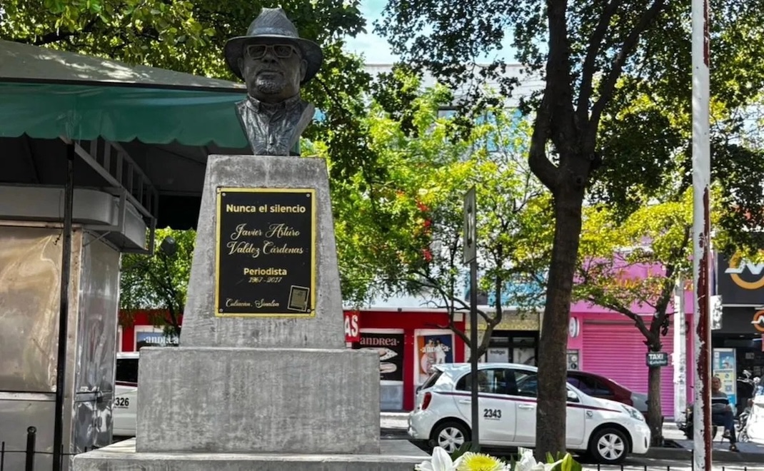 javier-valdez-busto-plaza-obregon-culiacan