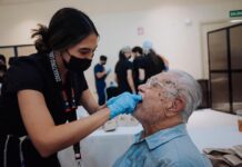 Apoya Toño Astiazarán a adultos mayores con más de 2 mil prótesis dentales a través de Construyendo Sonrisas