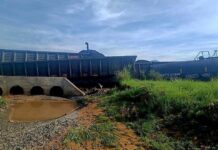 Cuatro días después, persiste emergencia ambiental por derrame químico tras descarrilamiento en Sonora