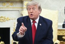 Trump dice que ICE debe seguir con detenciones de autos en operativos migratorios