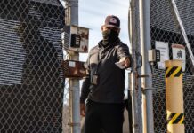 El migrante deportado que declaró contra narcos vuelve a EEUU y termina otra vez en manos del ICE