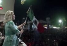 Micrófono abierto exhibe desconocimiento de protocolo de la alcaldesa interina durante el Grito en Cajeme: “Hazle así a la bandera”