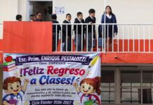 Sistema educativo perdió más de 529 mil estudiantes, pese a aumento en las becas