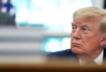 Inicia el envío de cheques de reembolso de 500 dólares de la administración Trump