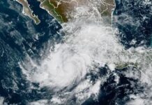 Huracán “Simón” provocará lluvias extraordinarias tras llegar a categoría 4