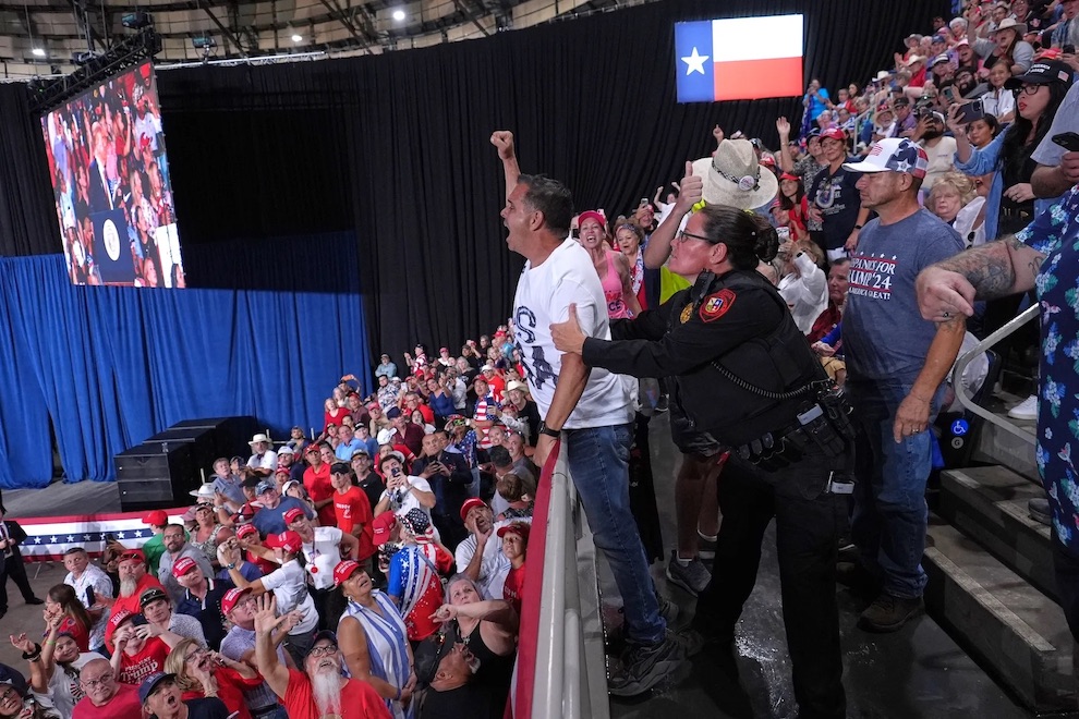 manifetantes-trump-texas