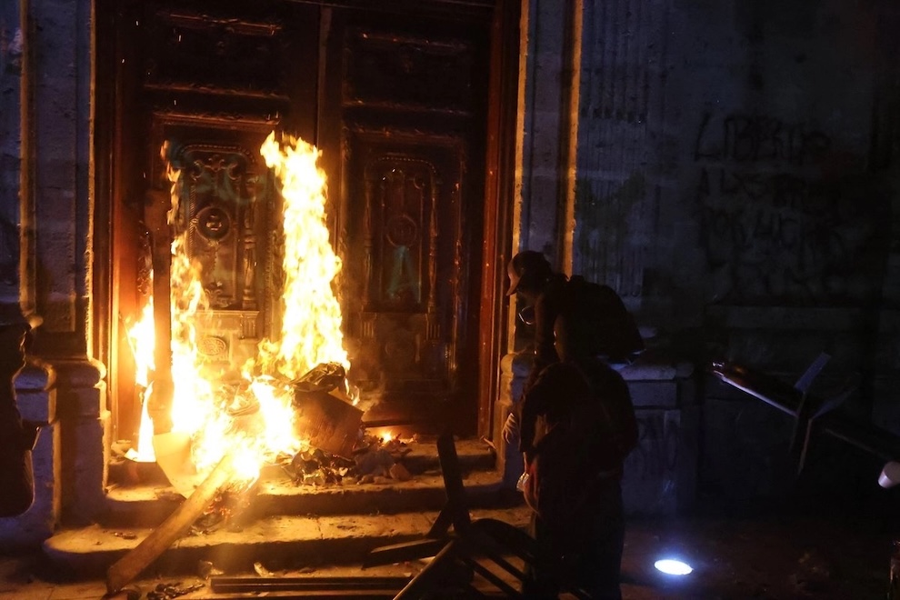 protestas-agua-guadalajara-incendio-palacio-de-justicia