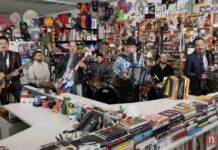 NPR restituye mensaje de Félix Contreras sobre migrantes cortado en Tiny Desk de Los Tigres del Norte